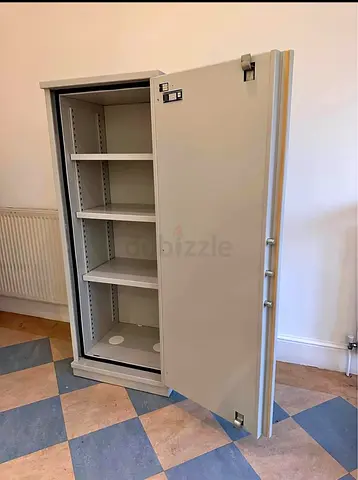 Fireproof safe cabinet