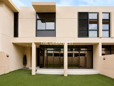 Vacant 3BR | Landscaped | Close to Malibu | Corner