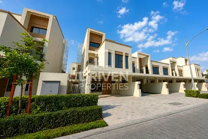 Available Now | Spacious | Corner Townhouse