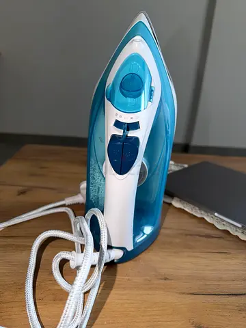 Philips Steam Iron - Good Working Condition