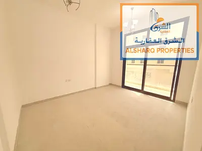✨ فرصة أول ساكن بـ 44 ألف بالناية جديدة بالجرف 3! شقة غرفتين وصالة واسعة (غرفتين ماستر + 3 حمامات + غرفة استور للتخزين + بلكونة) مع تكييف مركزي على دف