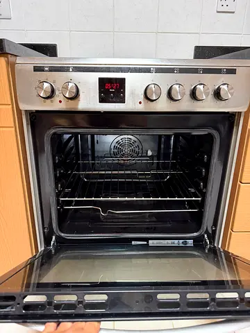 Built-in Stainless Steel Electric Oven - Good Working Condition
