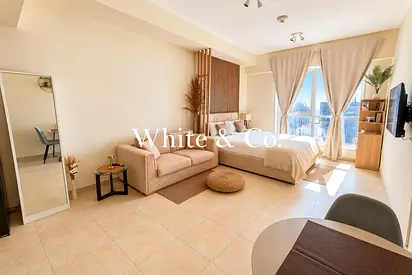 Fully Furnished | Upgraded | High Floor