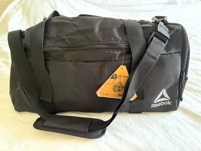 Reebok Black Duffle Gym Bag - Medium, perfect condition (never used)