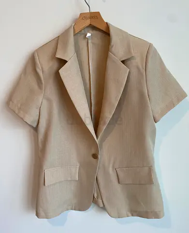 Beige Short-Sleeve Women's Blazer - Size M