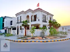 delux villa for sale in yasmeen with Ultra-luxurious: Signals the absolute highest tier of quality, 
