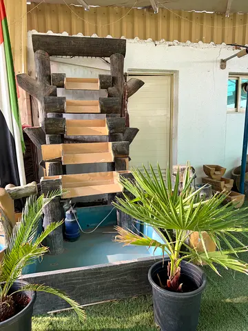 Large wooden multi-level cat tree / scratching post