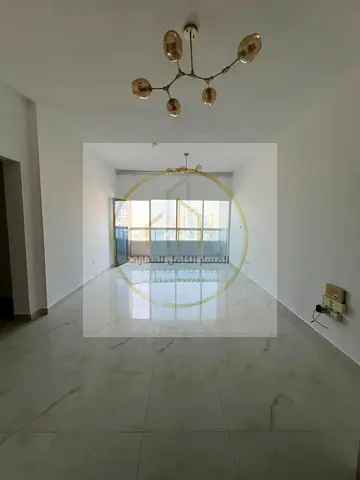 3-Bedroom Apartment for Annual Rent in Al Khan, Sharjah – First-Row Corniche Tower, Panoramic Open
