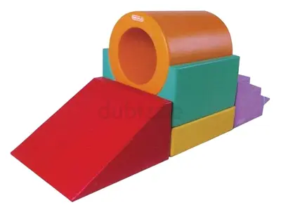 Soft play tunnel and slide