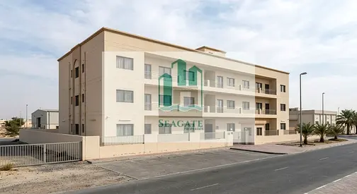 سكن عمال العقار نظيف وجيد الصيانة للإيجار | الجرف، عجمان