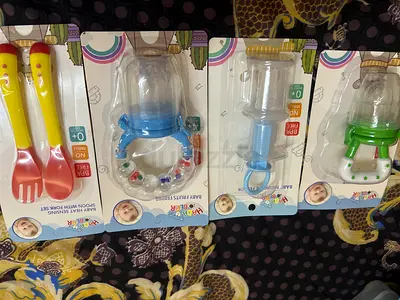Premium Hada Bear Baby Fruit Feeder & Heat Sensing Spoon Set