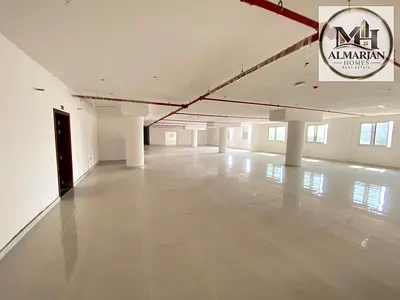 للإيجار السنوي في عجمان منطقة المويهات 3 معرض تجاري مع ميزان بمساحة 18700 قدم مربع بجوار ماكدونالدز وعلى مخرج دبي مباشرة على شارع الشيخ محمد بن زايد ي