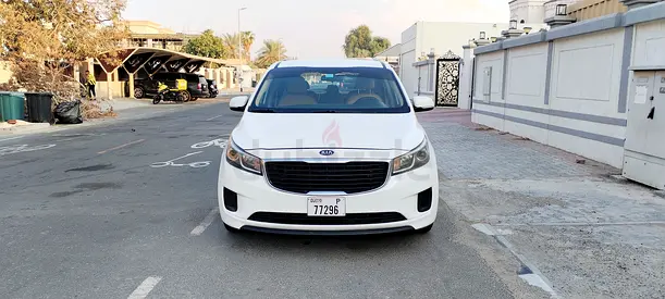 Amazing Kia Carnival 8-seater GCC, very well maintained in Excellent condition. Expat driven
