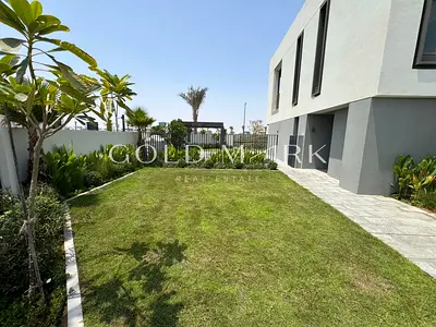 Large Plot | Upgraded Garden | Appliances
