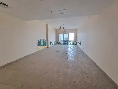 شقة 3 غرف نوم للبيع بمساحة 2500 قدم مربع مع 2 بارك