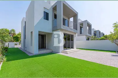 Vacant | Modern | Large Plot | Prime Location