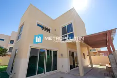 Corner 4BR Villa | Near Community Center & Plaza