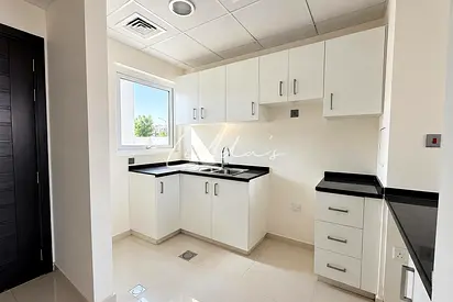 Corner Unit | Single Row | Close to the Pool