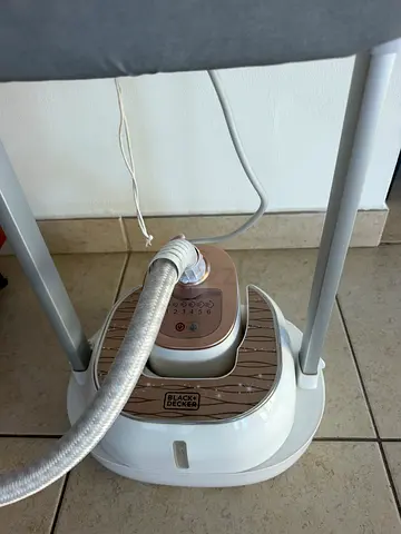 Brand new Black & Decker garment steamer