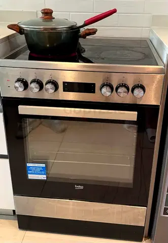 Beko Freestanding Electric Oven with Ceramic Hob - Good Condition