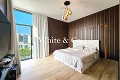 4 Bed Large | Single Row | Closed kitchen