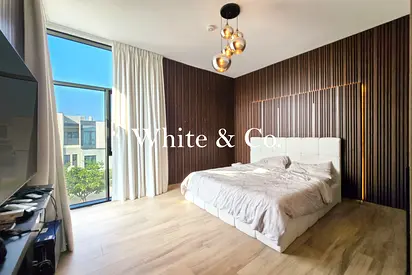4 Bed Large | Single Row | Closed kitchen