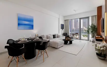 Maison Privee - Bright & Modern Retreat along the Dubai Canal