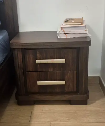 Dark wood 2-drawer bedside table/nightstand in good condition