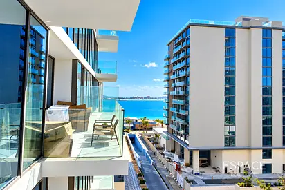 Partail Sea View / West Beach Access / Modern