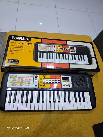 Yamaha PSS-F30 Mini Keyboard for Sale.