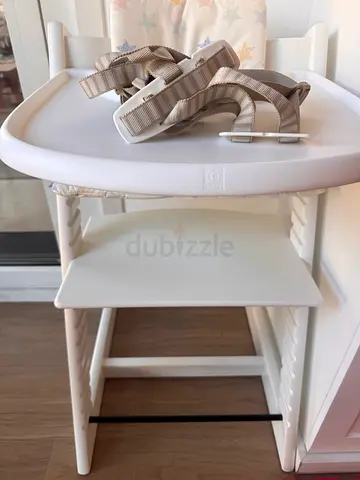 Stokke Trip Trap Chair with harness -style Wooden High Chair / Baby Feeding Chair - White Never Used
