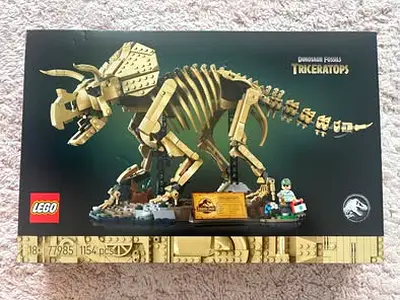 BARGAIN BRAND NEW LEGO 77985 DINOSAUR FOSSILS TRICERATOPS
