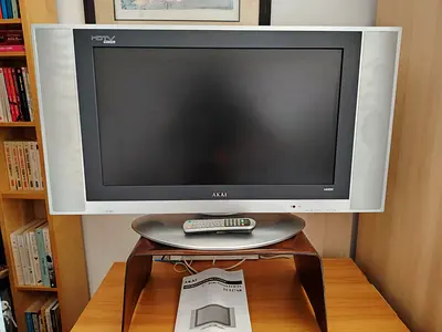Akai 27-inch Flat Panel TV with Remote - Good Working Condition