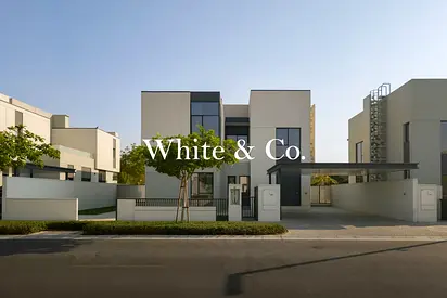 4 Bed Large | Single Row | Closed kitchen