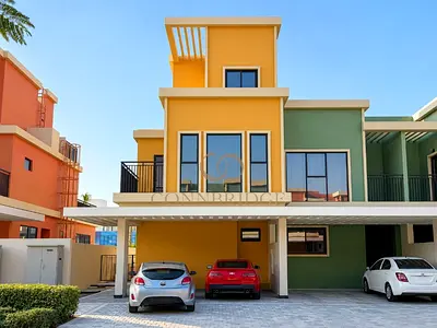 Elegant 5BR Townhouse | Ready to Move In