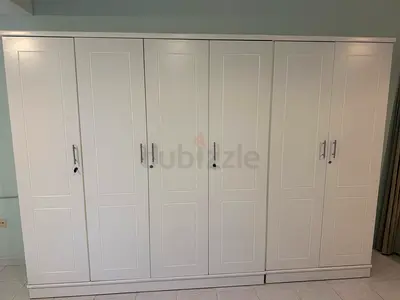 Four plus two door cupboard in good condition