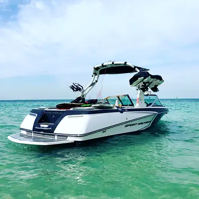 Wakesurf / Wakeboard / Waterski boat - Sport Nautique by Correct Craft