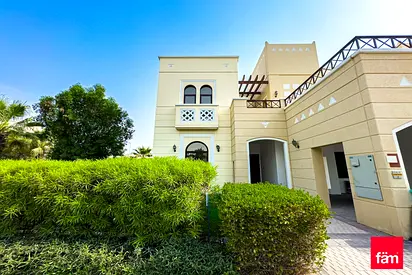Huge Plot Single Row Corner | With Maid Room