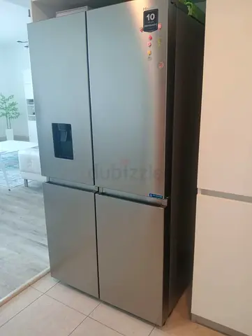 Hisense French Door 90 cm Wide Refrigerator