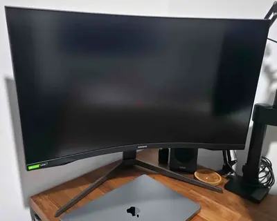 Samsung odessy g7 model 32 inch 240hz monitor 2k resolution