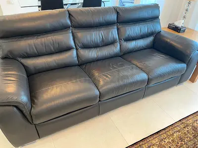 Comfortable Black Leather 3-Seater Sofa & 2-Seater Sofa — Excellent Condition