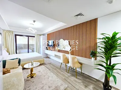 PRIVATE BALCONY | COMMUNITY VIEW | RENTED