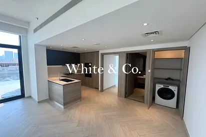 JACUZZI | PRIME LOCATION | CHILLER IN DEWA