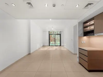 Prime Location | Unfurnished-Upgraded | Road View