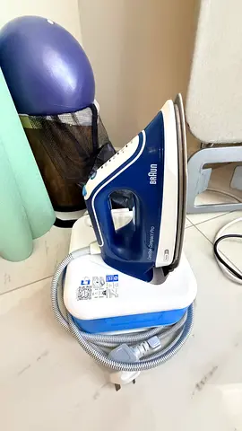 Braun Steam Iron with Base Station - Best Working Condition