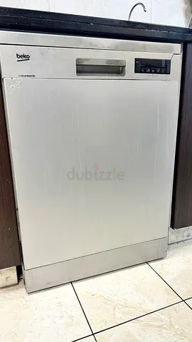 Beko freestanding stainless steel dishwasher - good working condition