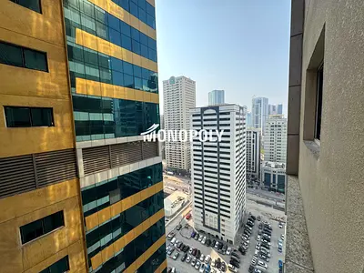 شقة واسعة بـ بلكونة وإطلالة مفتوحة وخزائن بالحائط | شهرين مجاناً + تسهيلات سداد | مسبح وجيم | صيانة مجانيه
