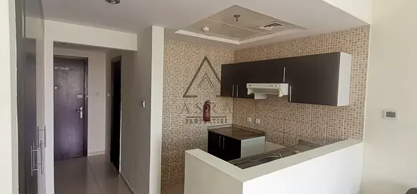 Unfurnished Studio for Rent in Royal Residence 1,