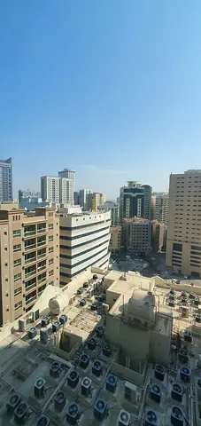 للايجار غرفة وصالة إطلالة مفتوحة مع بلكونة في القصباء في برج صف أول على قناة القصباء