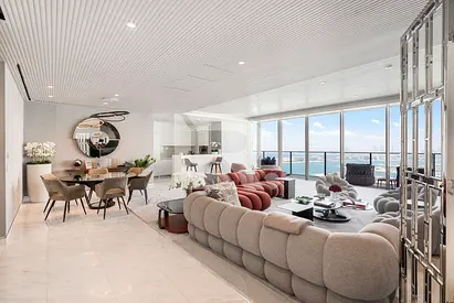 Ultra High Floor One-Of-A-Kind Upgraded Residence